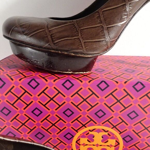 Tory Burch Brown Leather Faux Crock Platform Pumps Sz 6.5 - Picture 2 of 13